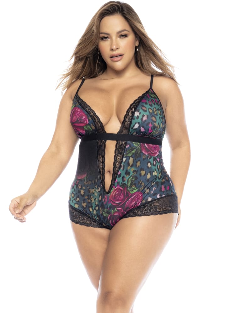 Front of a model wearing a size 3/4X Sleep Romper in Floral Print 7527 by Mapale. | dia_product_style_image_id:317187